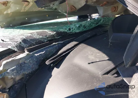 2018 Toyota Highlander Se z USA, uszkodzony, nr VIN 5TDKZRFH7JS529721